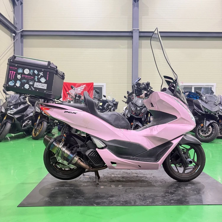 혼다 pcx125 21년식 5만키로 핑크컬러 준튜닝 스쿠터 판매합니다 이미지
