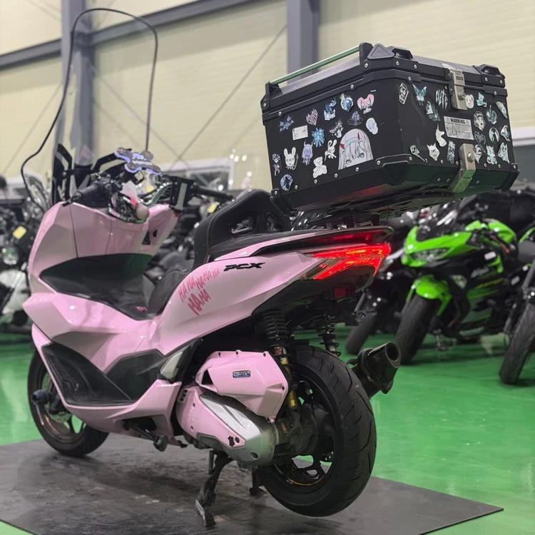혼다 pcx125 21년식 5만키로 핑크컬러 준튜닝 스쿠터 판매합니다 이미지