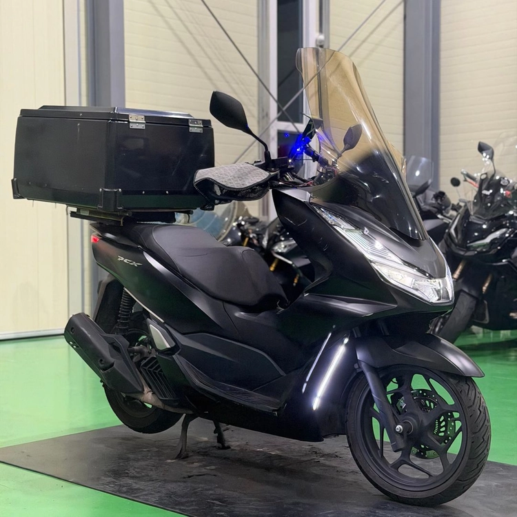 혼다 pcx125 22년식 5만키로 배달셋팅 스쿠터 판매합니다 이미지