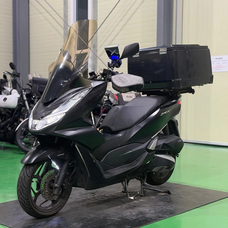 혼다 pcx125 22년식 5만키로 배달셋팅 스쿠터 판매합니다 이미지
