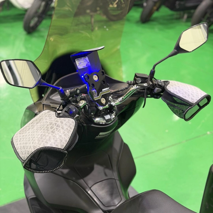 혼다 pcx125 22년식 5만키로 배달셋팅 스쿠터 판매합니다 이미지
