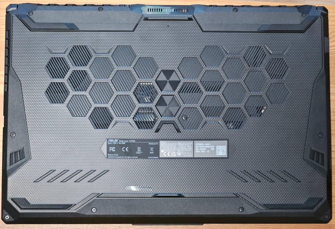 ASUS 17.3인치 RTX 3050Ti 게이밍 노트북 (상태 매우 좋음) 이미지