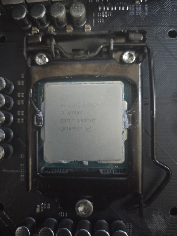[판매] i7-9700K + ASUS ROG Maximus XI Hero (CPU + 메인보드) 이미지