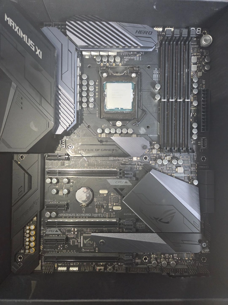 [판매] i7-9700K + ASUS ROG Maximus XI Hero (CPU + 메인보드) 이미지