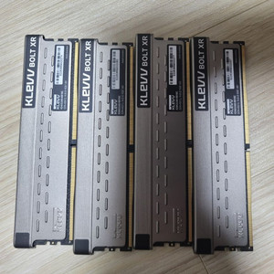 KLEVV BOLT XR RAM DDR4 4000 16GB 방열판 램 게이밍 메모리 이미지