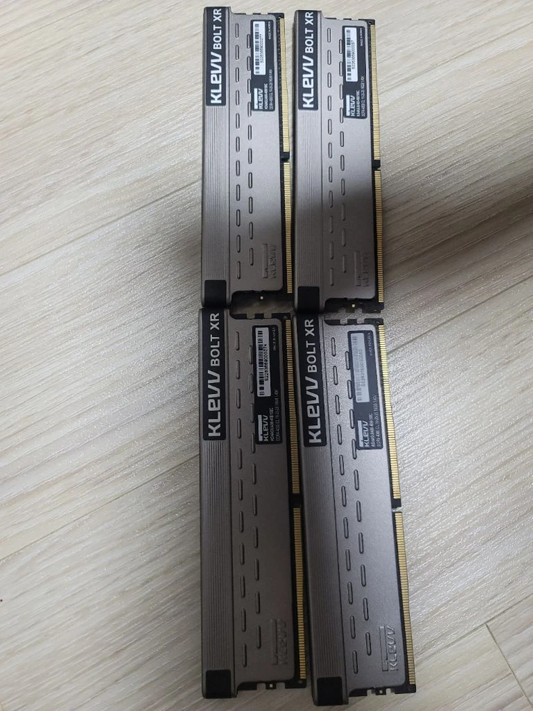 KLEVV BOLT XR RAM DDR4 4000 16GB 방열판 램 게이밍 메모리 이미지