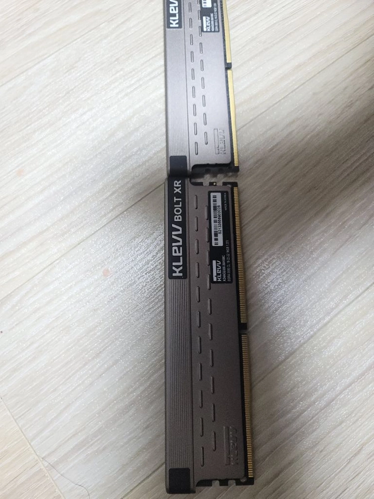 KLEVV BOLT XR ram DDR4 3600 16GB 발열판 램 게이밍 메모리 이미지