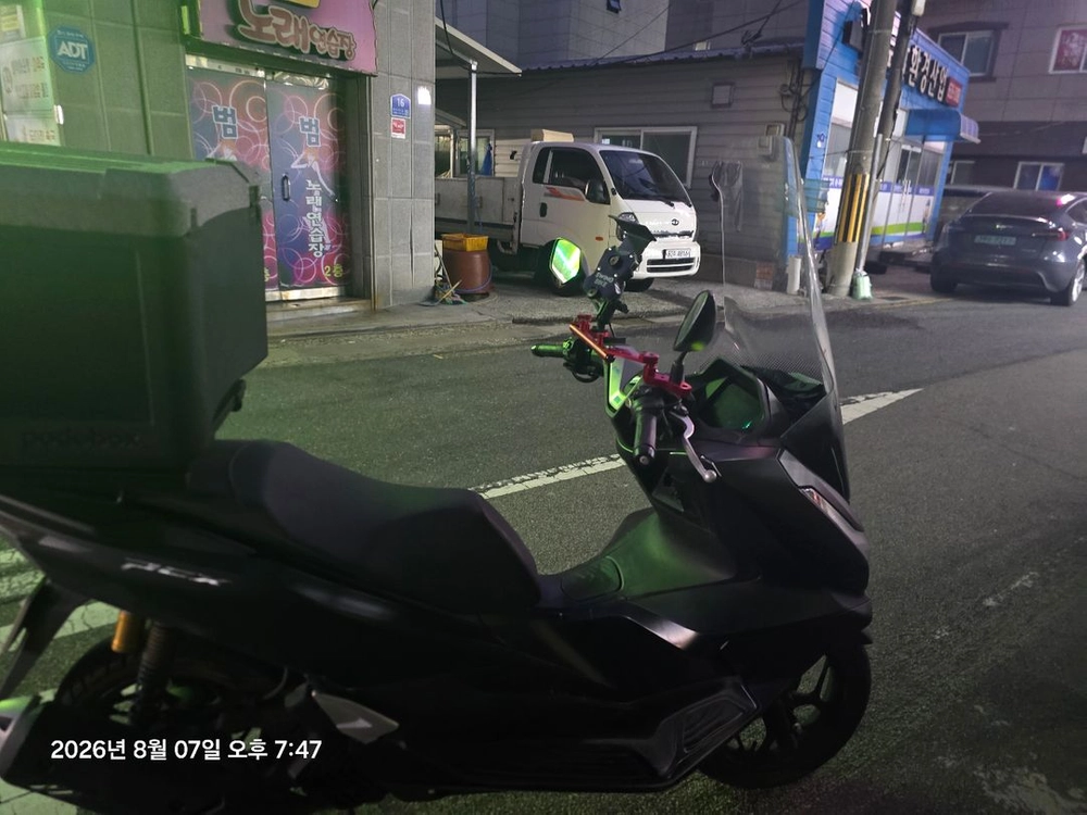 혼다pcx125 25년식 27500키로 무사고 이미지