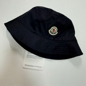 몽클레어 양면 버킷 모자 moncler 이미지