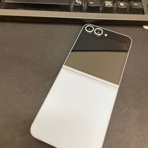 갤럭시Z플립6 블루 256GB 무잔상 상태좋은 중고51만1000원팝니다 이미지