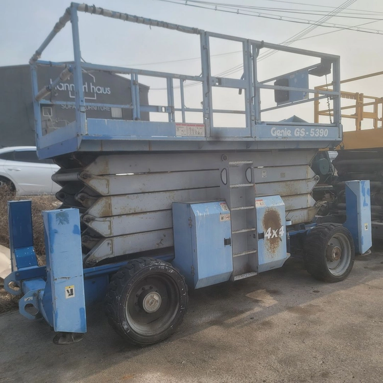 Genie GS-5390 듀얼연료 고소작업대 이미지
