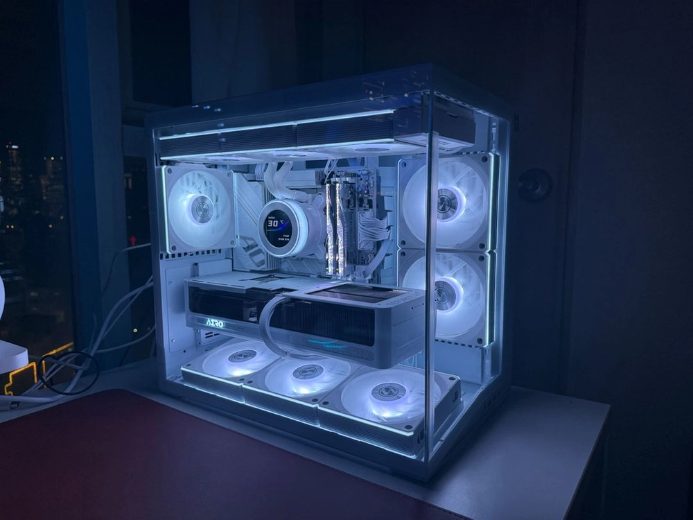 9800x3d 5070ti 화이트 컴퓨터 반본체 or 완본체 - 안심되는 중고거래