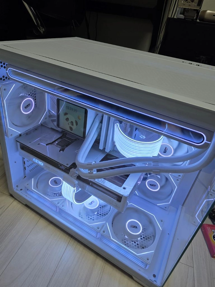 라이젠7 9800X3D 5080 화이트 신품PC 팝니다 이미지