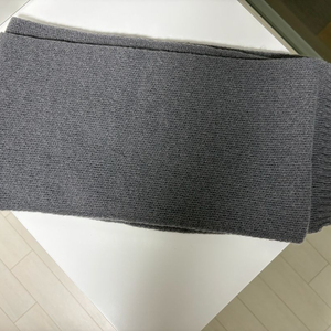 회색 목도리 이미지