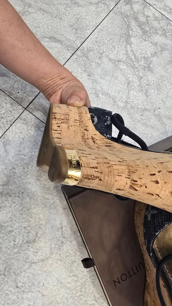데님 웨지힐 샌들.루이비똥 이미지