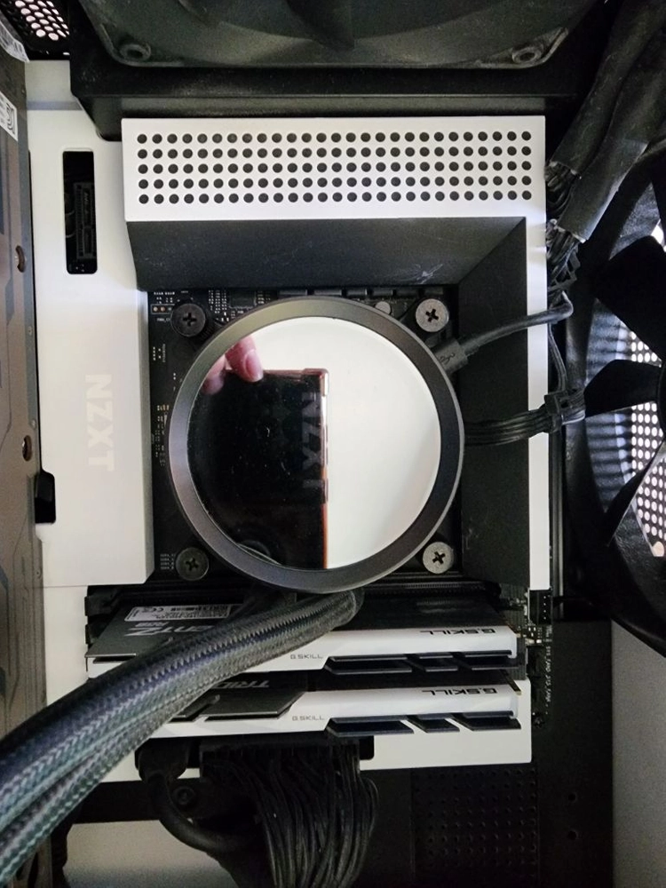 b560m 메인보드,nzxt n7 z490 메인보드, 공랭쿨러 이미지