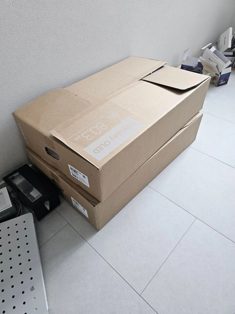 삼성전자 오디세이 OLED G8 G80SH LS32HG800 < 1대 판매 > 이미지