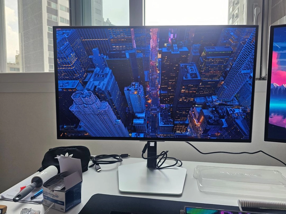 삼성전자 오디세이 OLED G8 G80SH LS32HG800 < 1대 판매 > 이미지