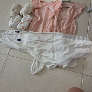 신생아 스와들업 이미지