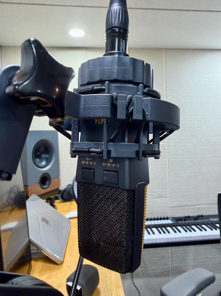 AKG C414 XL2 콘덴서 마이크 판매합니다 이미지