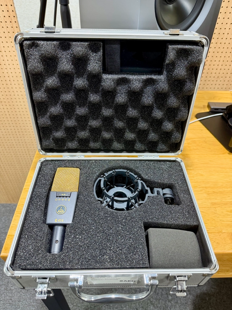AKG C414 XL2 콘덴서 마이크 판매합니다 이미지