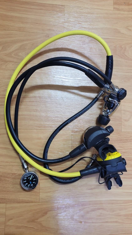 스쿠버 다이빙 호흡기 스쿠버프로 MK25 EVO + S600 + R195 + 게이지 풀세트 준신품(총 2회 사용) - 안심되는 중고거래