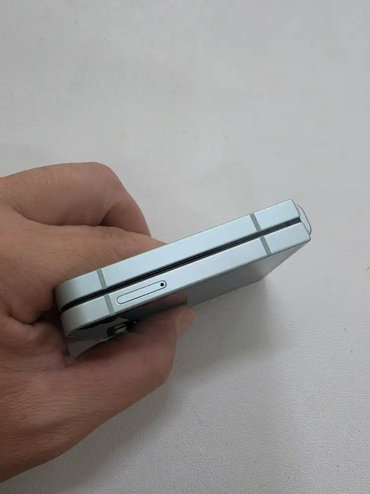 갤럭시 Z플립6 민트 256GB 이미지