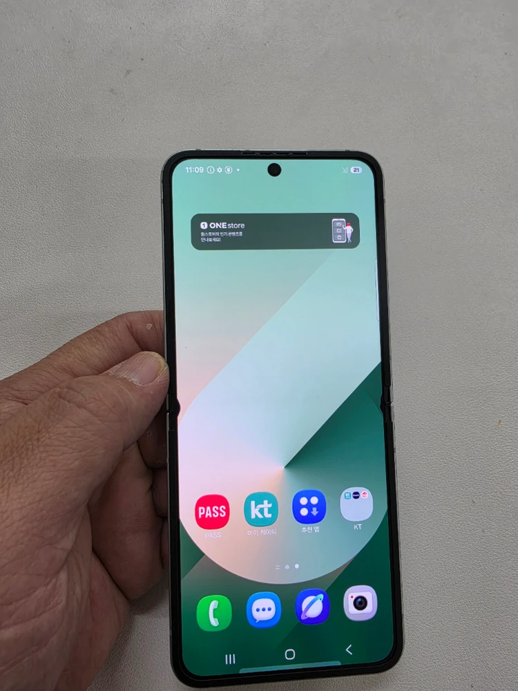 갤럭시 Z플립6 민트 256GB 이미지