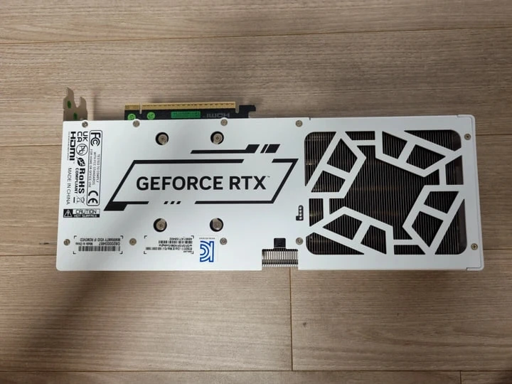 GALAX RTX 5070 Ti OC 화이트 팝니다 이미지