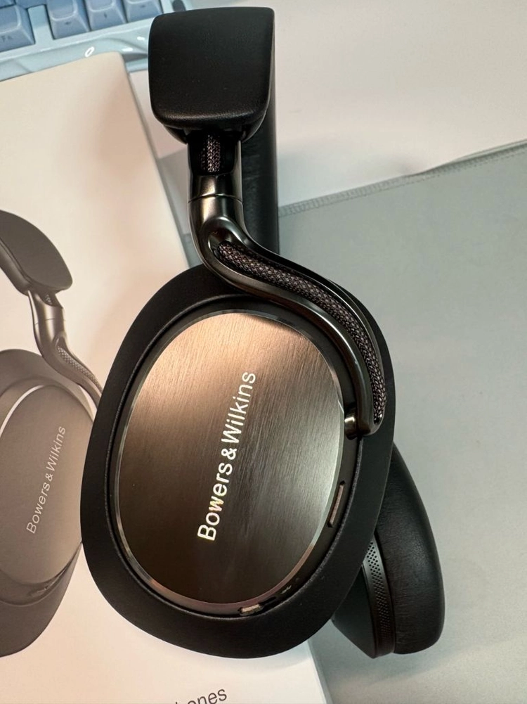 Bowers & Wilkins Px8 S2 노이즈캔슬링 헤드폰 (블랙) 이미지