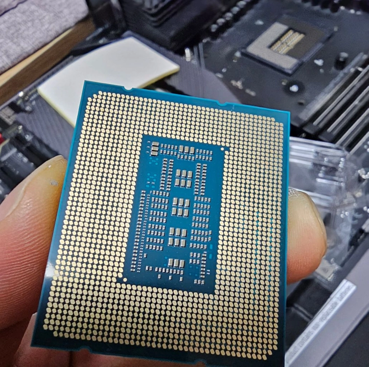 인텔 CPU 13세대 i5-13600KF 이미지
