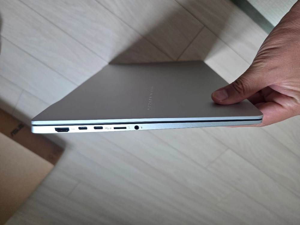 ASUS Vivobook S 14 이미지