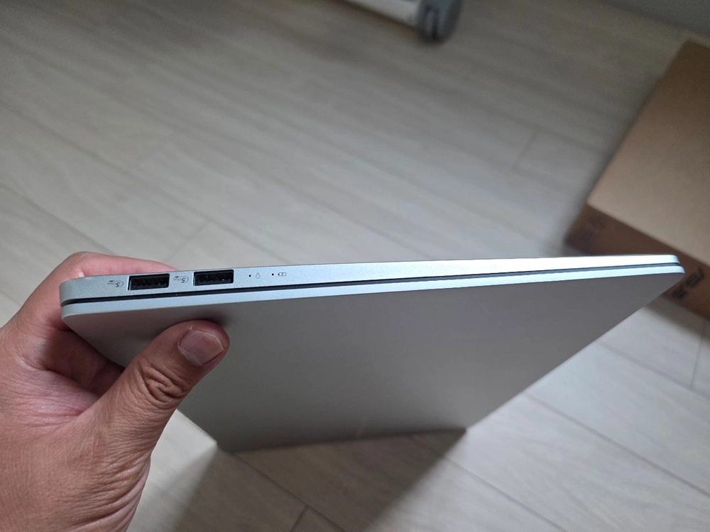 ASUS Vivobook S 14 이미지