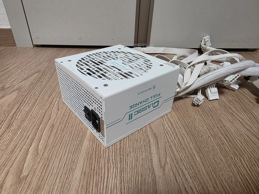 마이크로닉스 Classic II 풀체인지 800W 브론즈 ATX3.1 화이트 파워 판매합니다. 이미지