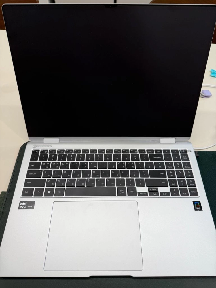 삼성 갤럭시북4 Pro 360 // NT960QGK-KD72S 이미지