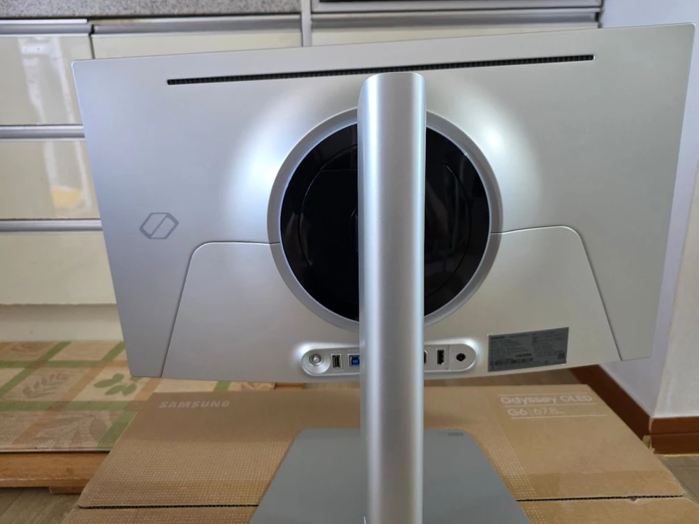 삼성 오디세이 oled g6 500hz (LS27FG600S) 팝니다 이미지