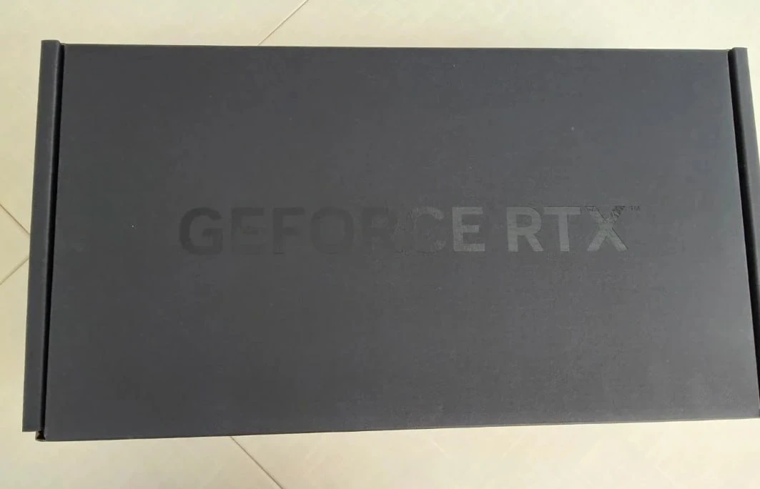 갤럭시 RTX 4070 Ti SUPER 화이트 중고 이미지
