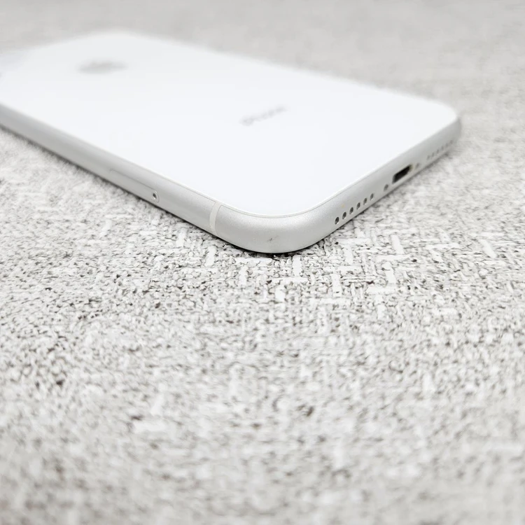아이폰 XR 화이트 64기가 초 SSS급 이미지