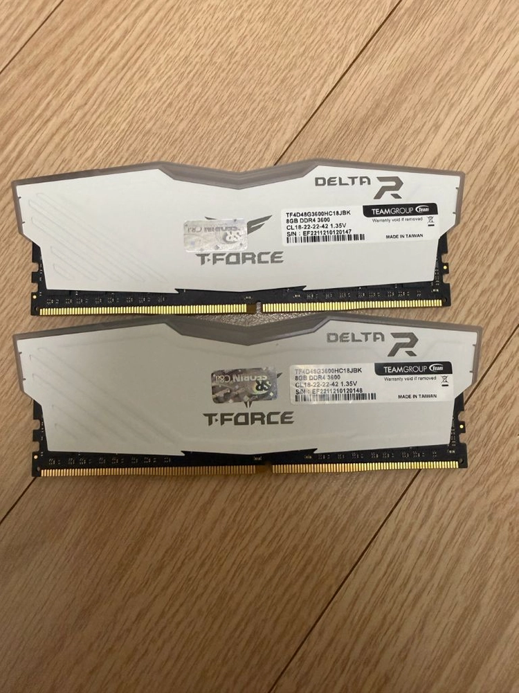 팀그룹 T-FORCE DELTA RGB 화이트 DDR4 3600 16GB(8*2) 이미지