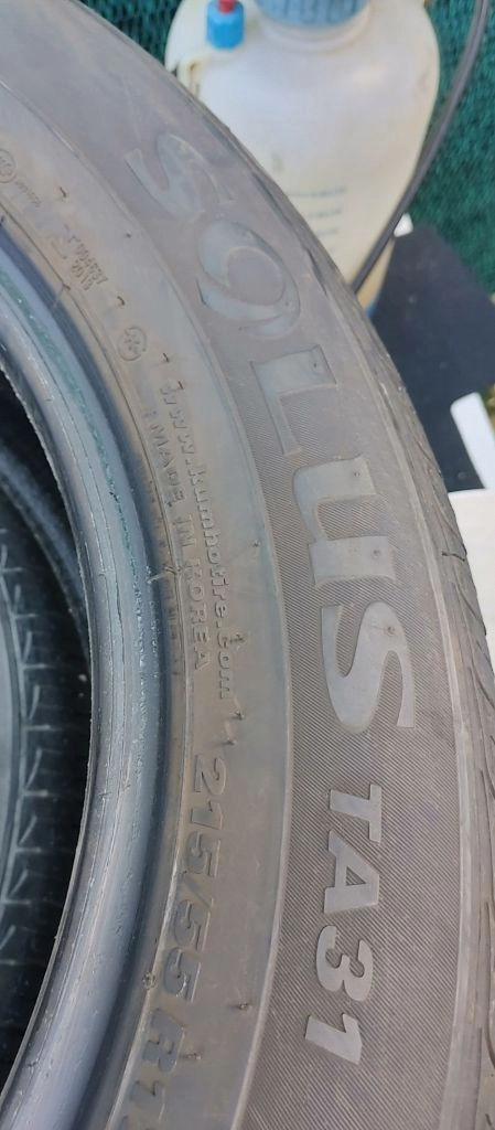 90% 금호 솔루스 TA31 215/55R17 타이어 한개 - 안심되는 중고거래