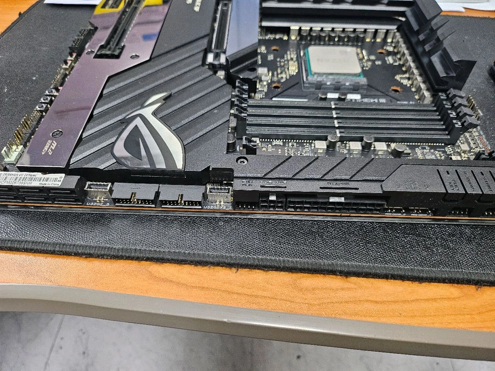 asus 크로스헤어 8 익스트림 (crosshair viii extreme ) ,라이젠 5950x 팝니다 이미지