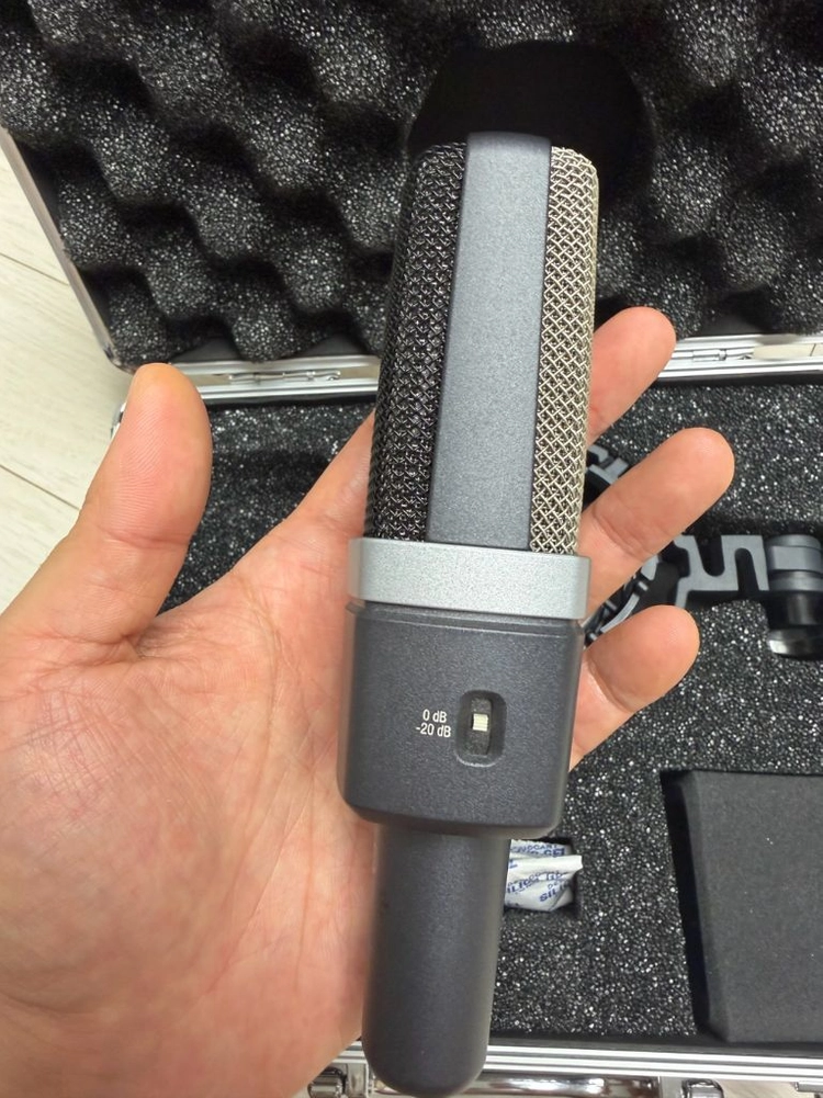 상태최상) AKG C214 콘덴서 마이크 풀박스 정리합니다 이미지