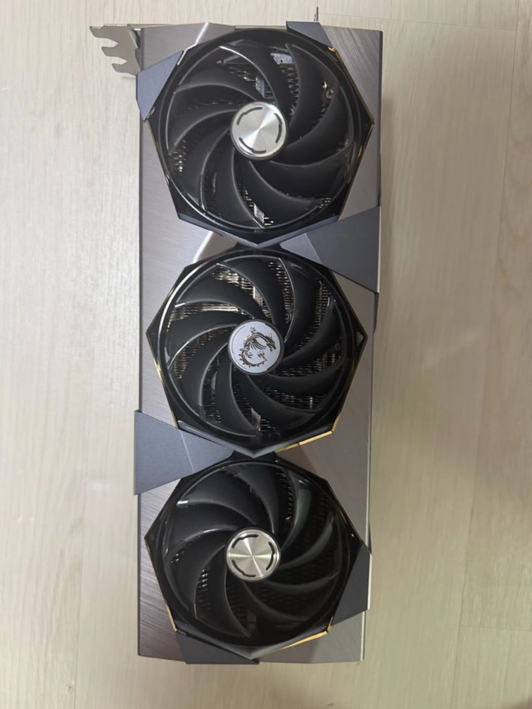 RTX 4090 그래픽카드 이미지
