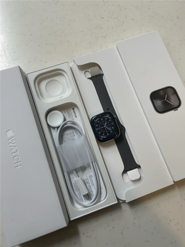 애플워치10티타늄 46mm 내추럴 SSS급 - 안심되는 중고거래