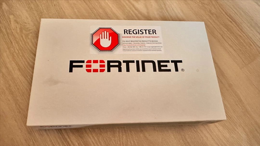 Fortinet FortiGate 40C 방화벽 이미지
