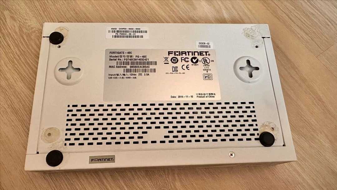 Fortinet FortiGate 40C 방화벽 이미지