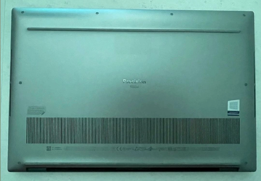델 워크테이션 M5550 노트북/i9 10세대/32G/2TB 이미지