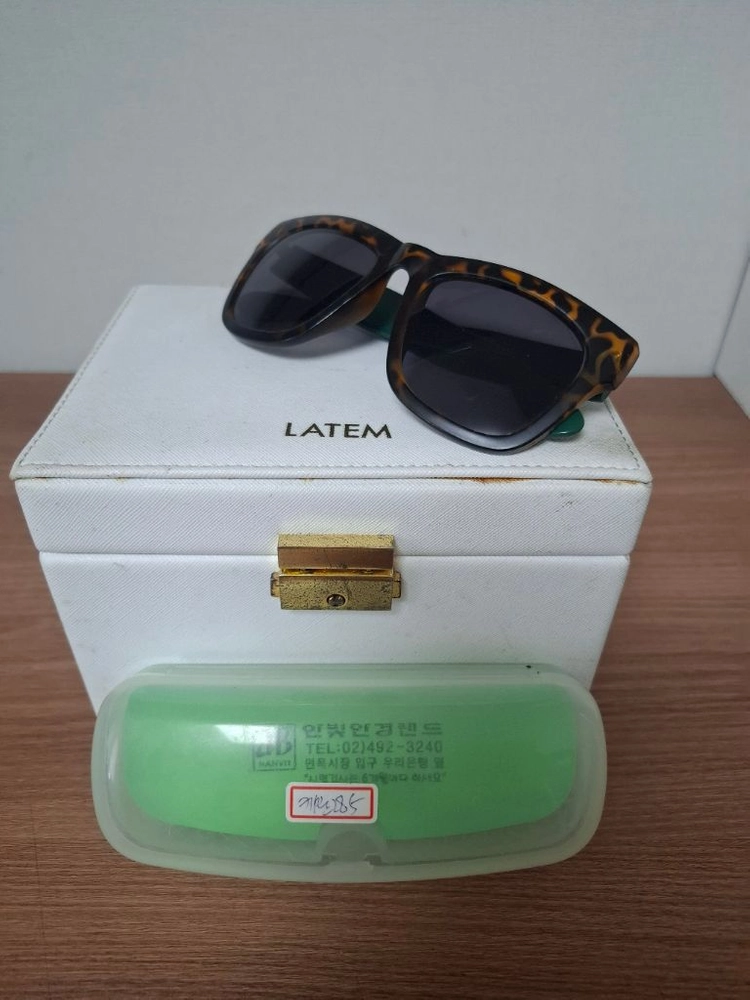 레오파드&그린 선글라스 이미지