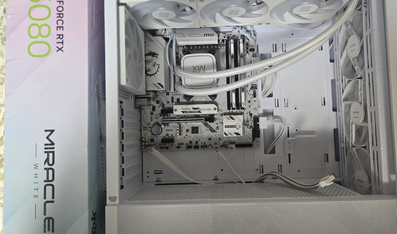 9800X3D 미라클5080(미개봉) 본체판매합니다.(2TB 32GB 3열수냉) - 안심되는 중고거래