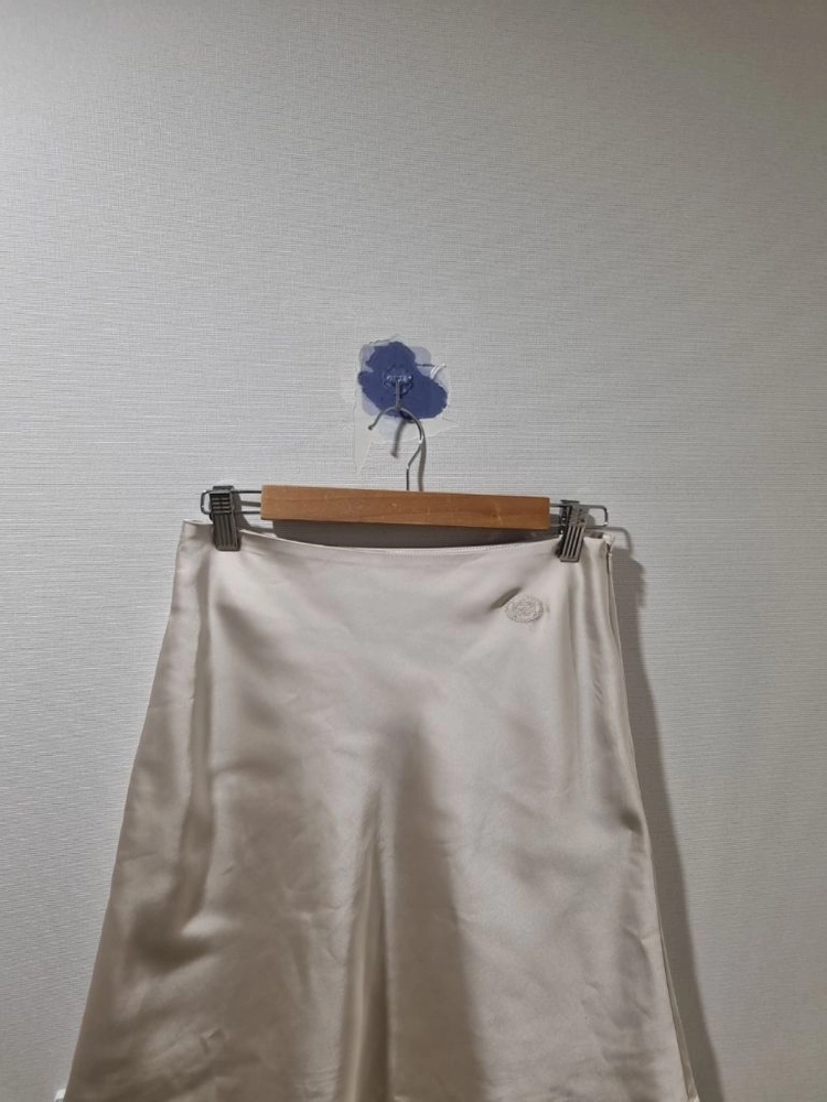 Kijun 기준 새틴 스커트 아이보리 S 이미지